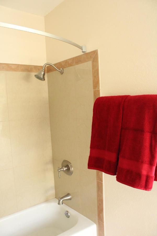 American Travel Inn Pullman Ngoại thất bức ảnh
